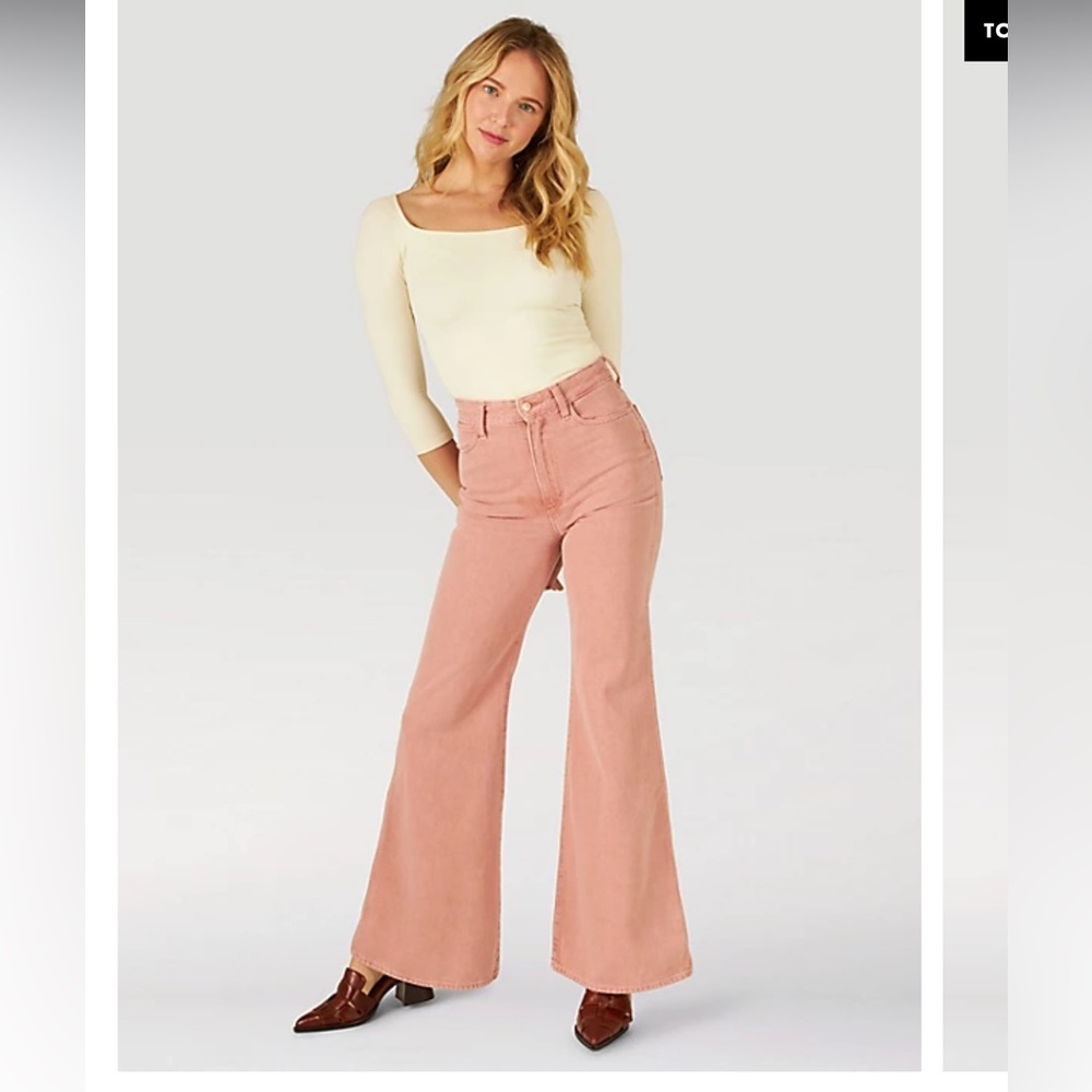 WOMEN'S WRANGLER® WANDERER 622 HIGH RISE FLARE JEAN IN ROSE